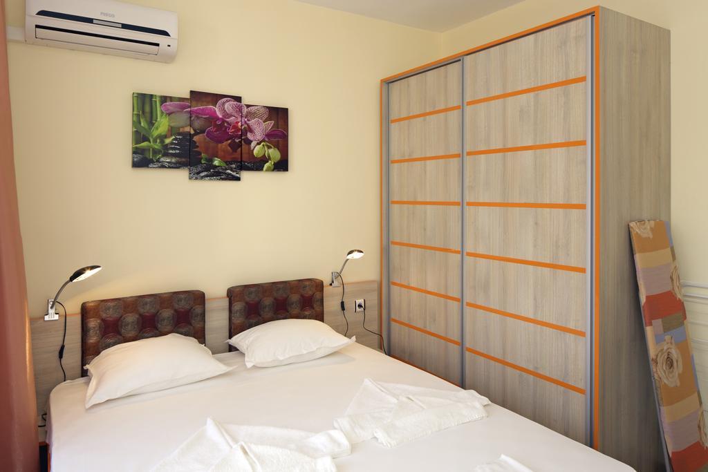 Mars Apartments In Complex Shipka Sveti Vlas Extérieur photo