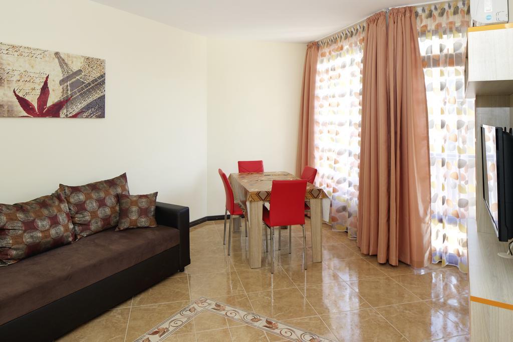 Mars Apartments In Complex Shipka Sveti Vlas Extérieur photo